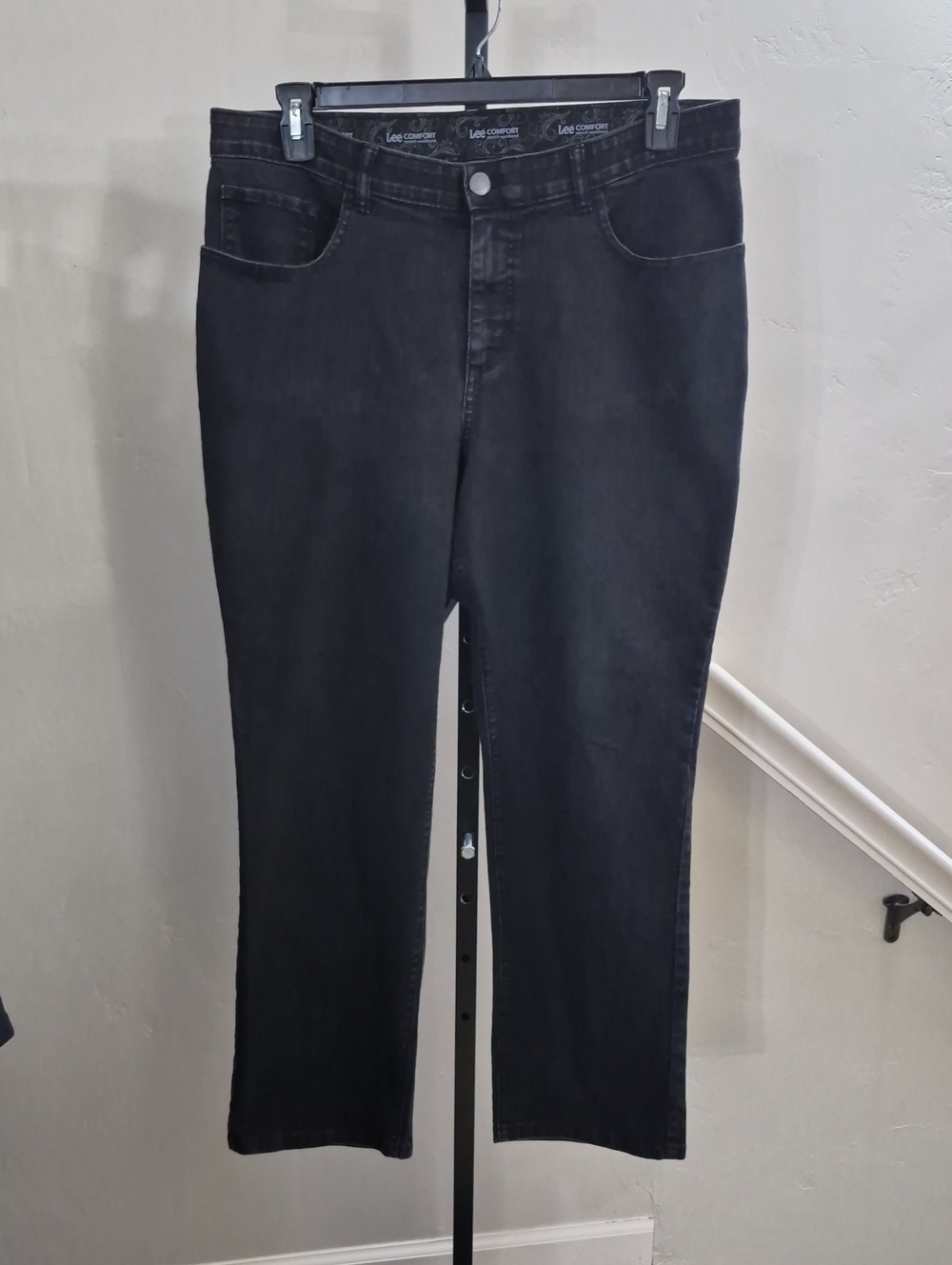 Lee Comfort Stretch Black Denim Jeans with Embroidered Back Pockets 16W Petite